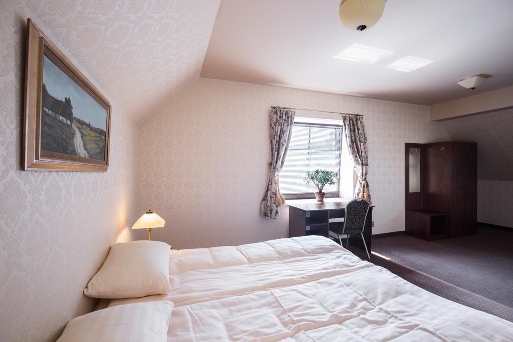 Hotel Folwark Згеж Стая снимка