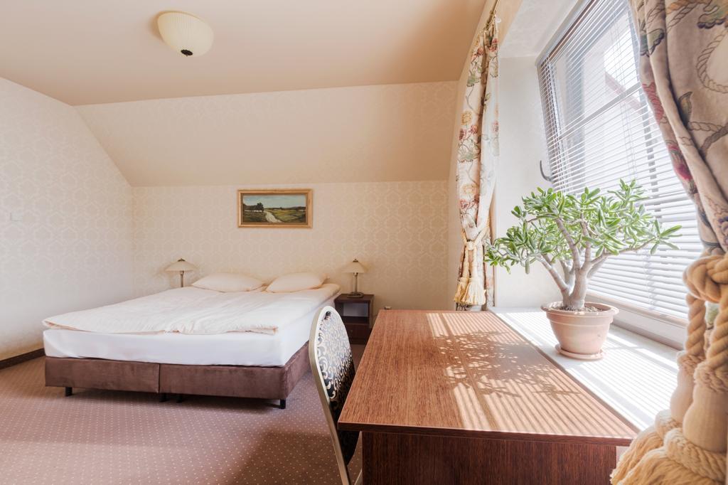 Hotel Folwark Згеж Стая снимка