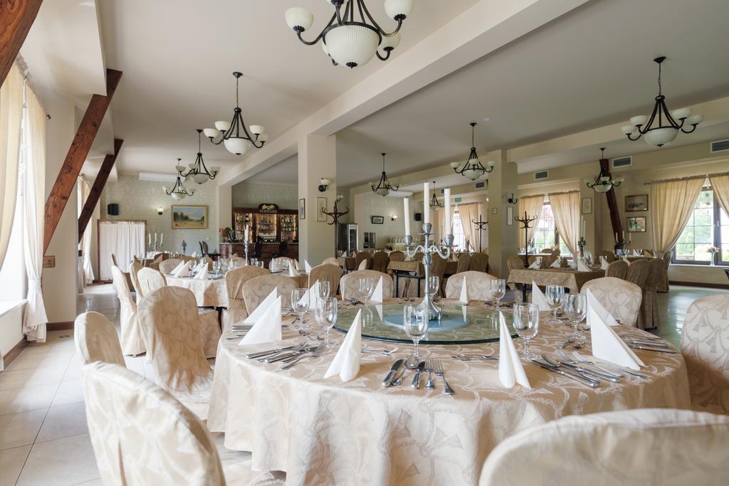 Hotel Folwark Згеж Екстериор снимка