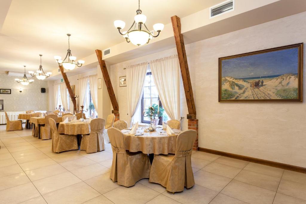 Hotel Folwark Згеж Екстериор снимка