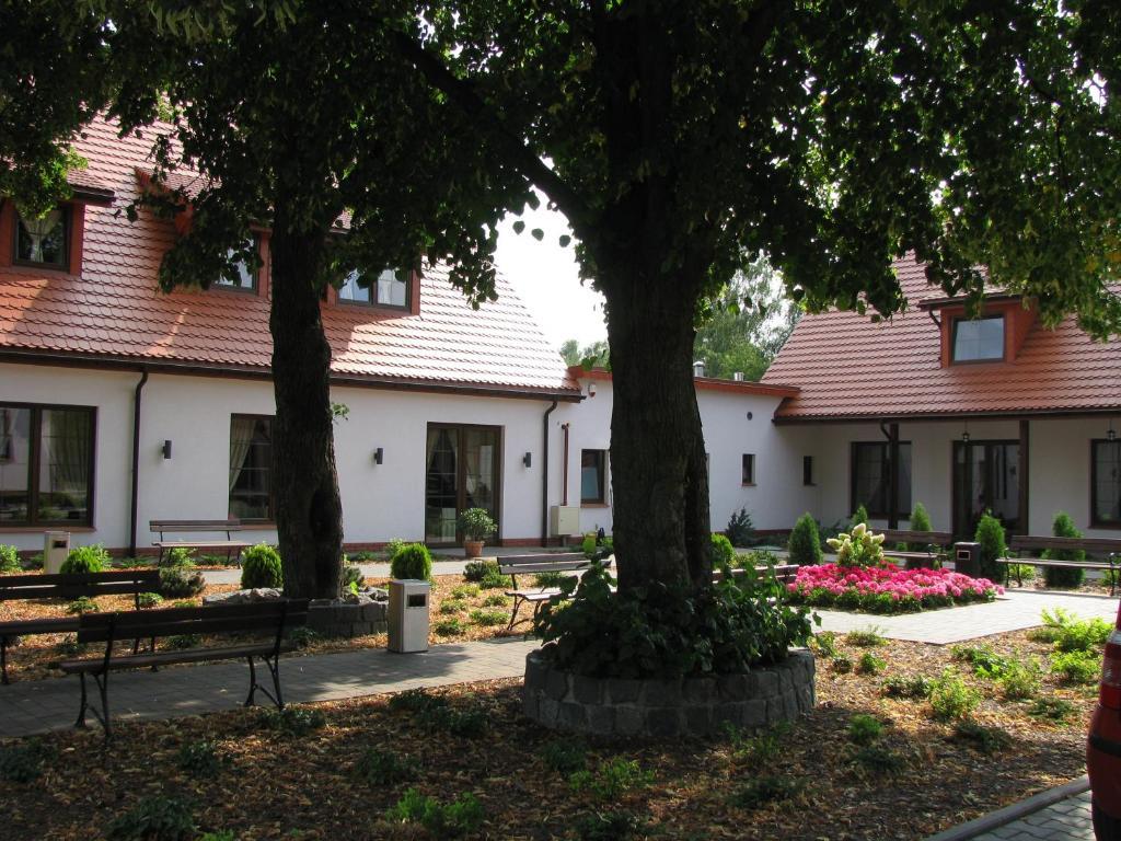 Hotel Folwark Згеж Екстериор снимка